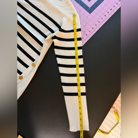 H&M Black and White Striped Knit Sweater L - Picture 2 of 10